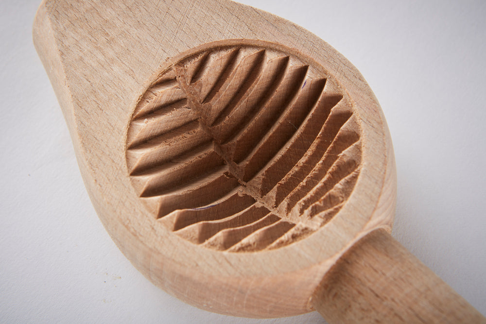
                  
                    Load image into Gallery viewer, Hand Carved Biscuit Mould -  Round Leaf
                  
                