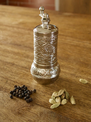 
                  
                    Load image into Gallery viewer, Small Turkish Spice Grinder
                  
                
