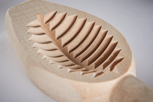 
                  
                    Load image into Gallery viewer, Hand Carved Biscuit Mould -  Oval leaf
                  
                
