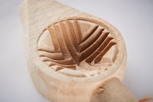 
                  
                    Load image into Gallery viewer, Hand Carved Biscuit Mould - Crisscross
                  
                